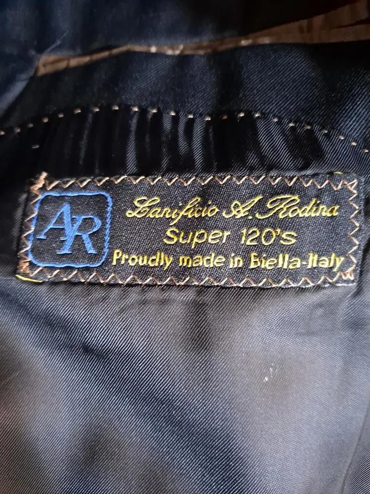 Pronto Uomo Black 2 Button Suit Made in Italy Size 44R‎
